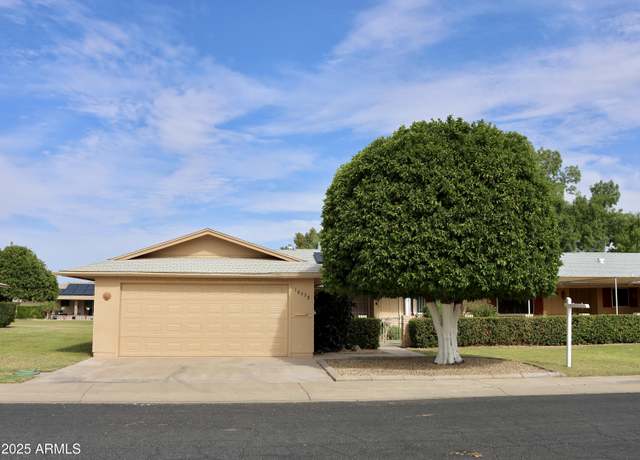 Property at 10428 W Camelot Cir, Sun City, AZ 85351, 2 beds, 2 baths