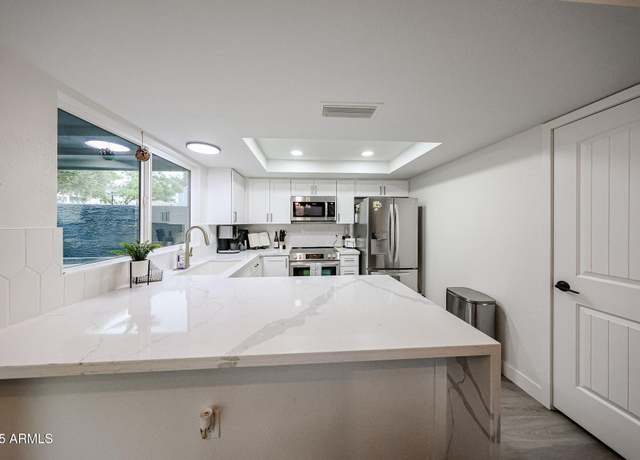 Property at 3520 E Le Marche Ave, Phoenix, AZ 85032, 2 beds, 2.5 baths