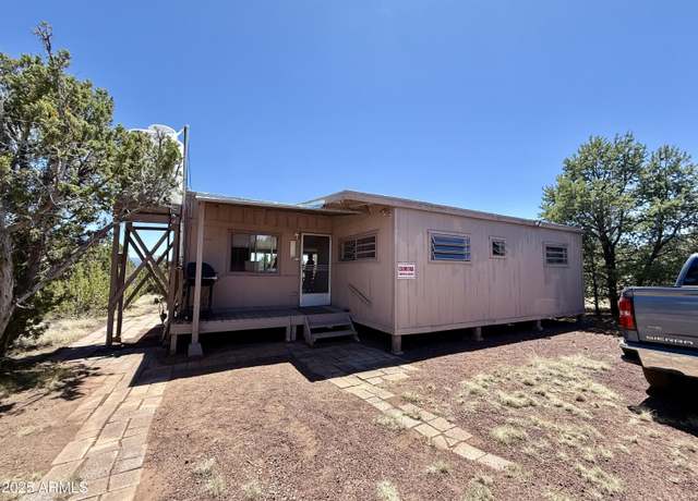 Property at 87 N 8098 County Rd, Concho, AZ 85924, 3 beds, 1 bath