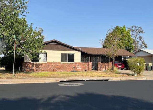Property at 9004 N 53rd Ave, Glendale, AZ 85302, 3 beds, 2 baths