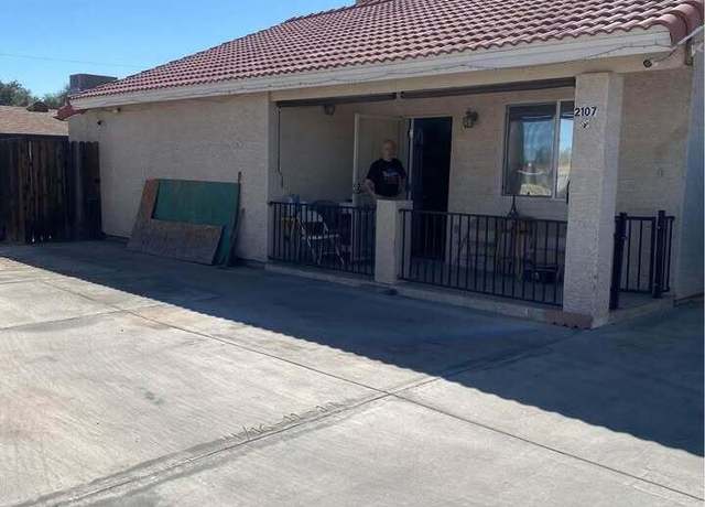 Property at 2107 W Glenrosa Ave, Phoenix, AZ 85015, 3 beds, 4 baths