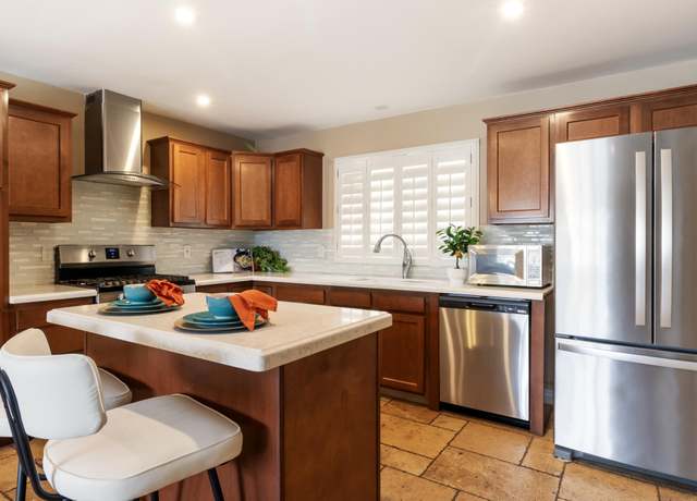 Property at 524 W Fairway Dr #10, Mesa, AZ 85201, 2 beds, 1 bath