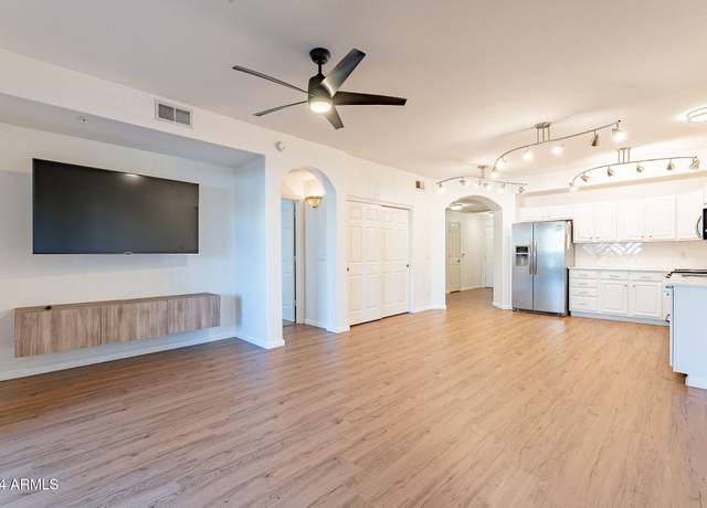 Property at 920 E Devonshire Ave #2019, Phoenix, AZ 85014, 3 beds, 2 baths
