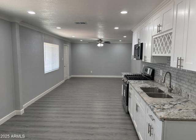 Property at 2752 W Minnezona Ave, Phoenix, AZ 85017, 3 beds, 2 baths