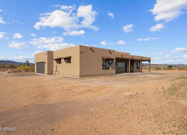 Property at 1330 Brunner Ln, Wickenburg, AZ 85390, 3 beds, 2.5 baths