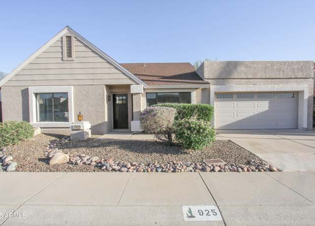 Property at 925 E Wagoner Rd, Phoenix, AZ 85022, 2 beds, 2 baths