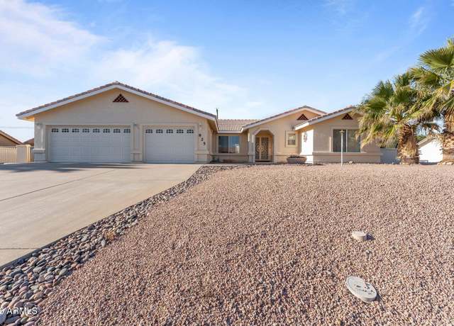 Property at 825 N Sierra Vista Dr, Wickenburg, AZ 85390, 2 beds, 2.5 baths