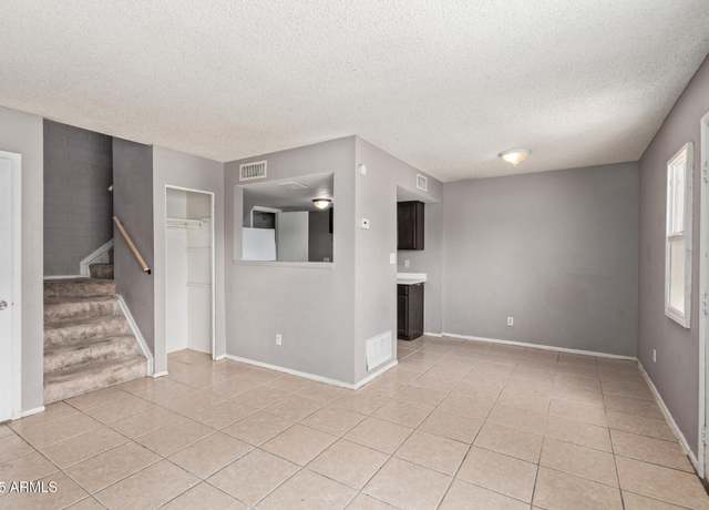 Property at 4433 E Wood St, Phoenix, AZ 85040, 2 beds, 1.5 baths