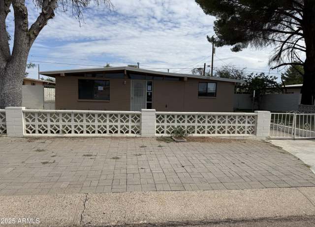 Property at 249 W Brown Dr, Sierra Vista, AZ 85635, 4 beds, 2 baths