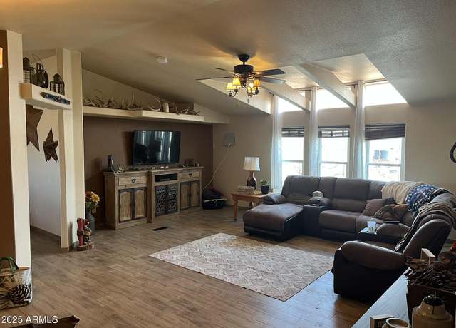 Property at 7626 S 387th Ave, Tonopah, AZ 85354, 3 beds, 2 baths