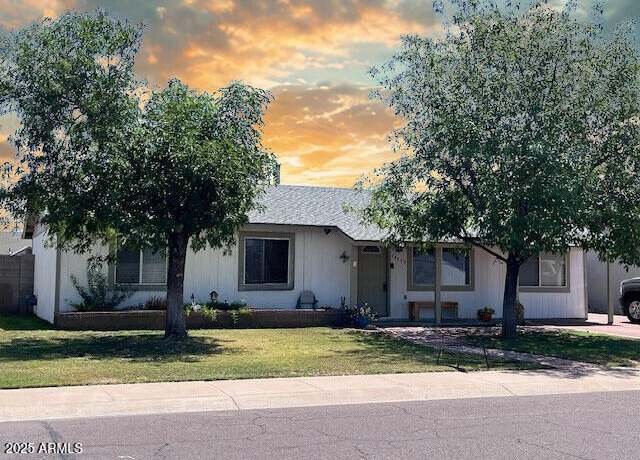 Property at 14439 N 38th Pl, Phoenix, AZ 85032, 3 beds, 2 baths