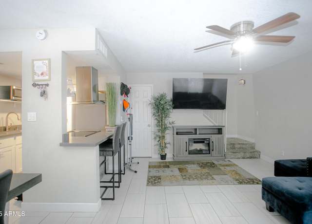 Property at 4255 N 68th Dr, Phoenix, AZ 85033, 2 beds, 1 bath