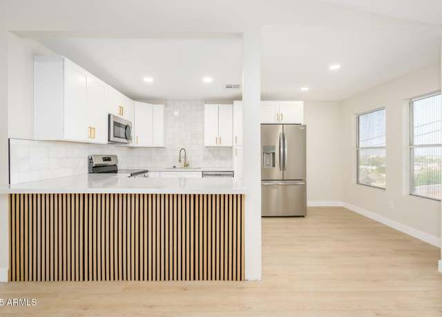 Property at 1102 W Peoria Ave #17, Phoenix, AZ 85029, 3 beds, 2.5 baths