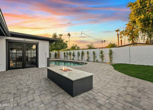 Property at 1302 W Golden Ln, Phoenix, AZ 85021, 3 beds, 2.5 baths