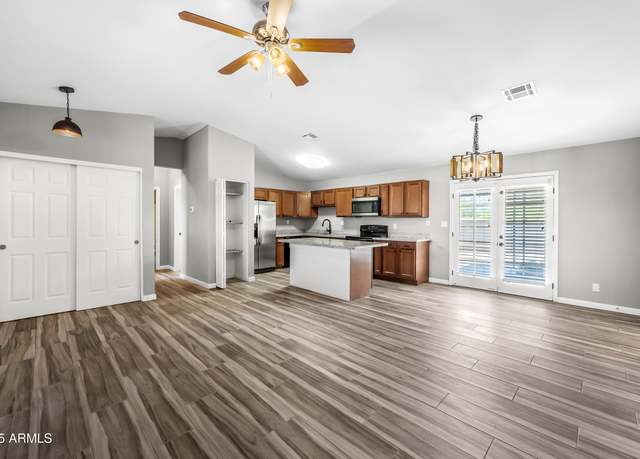 Property at 11121 E Camino Cir, Mesa, AZ 85207, 3 beds, 2 baths
