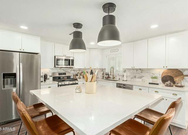 Property at 14027 N 32nd St, Phoenix, AZ 85032, 4 beds, 3.5 baths