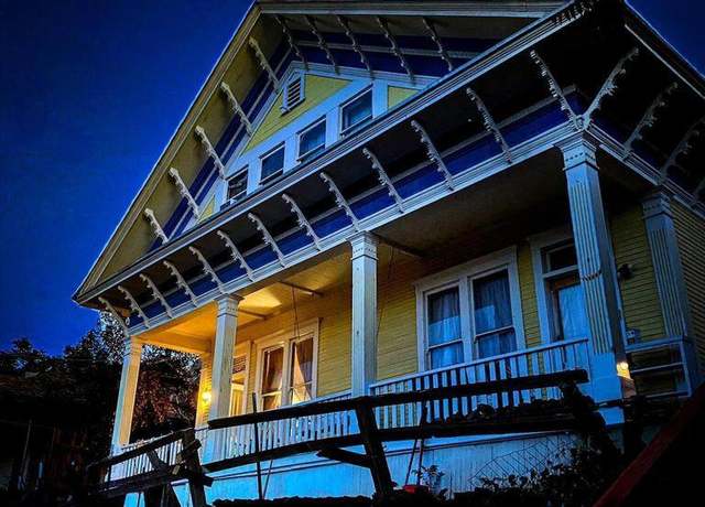 Property at 30 Magnolia Ave, Jerome, AZ 86331, 4 beds, 2 baths