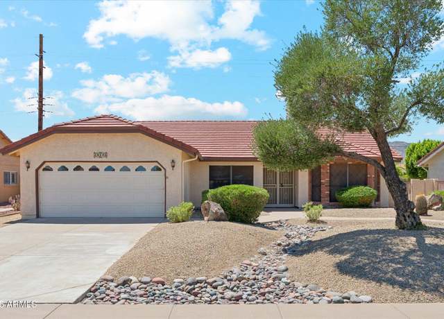 Property at 12826 S 40th Pl, Phoenix, AZ 85044, 3 beds, 2 baths