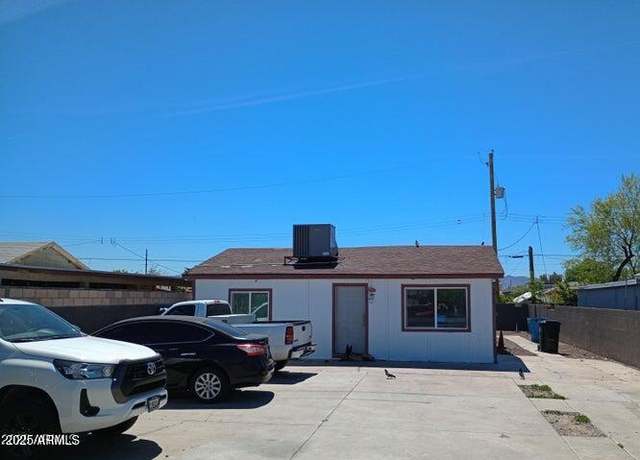 Property at 2435 W Yuma St, Phoenix, AZ 85009, 3 beds, 1 bath