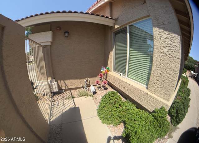 Property at 8832 E Sunnyside Dr, Scottsdale, AZ 85260, 3 beds, 2 baths