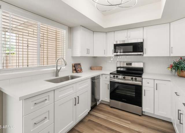 Property at 1808 W Rose Ln, Phoenix, AZ 85015, 3 beds, 2 baths