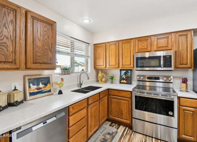 Property at 10620 W Snead Dr, Sun City, AZ 85351, 3 beds, 2 baths
