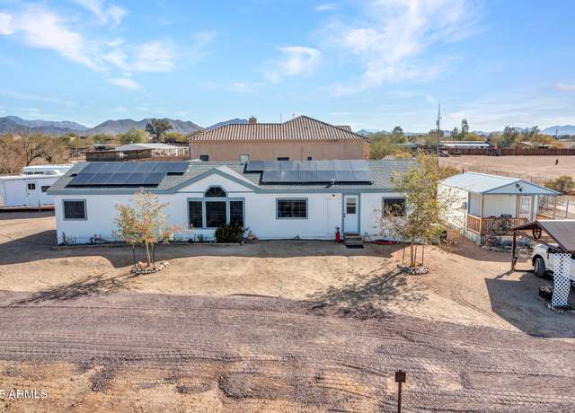 Property at 1218 E Sentinel Rock Rd, Phoenix, AZ 85086, 4 beds, 3 baths