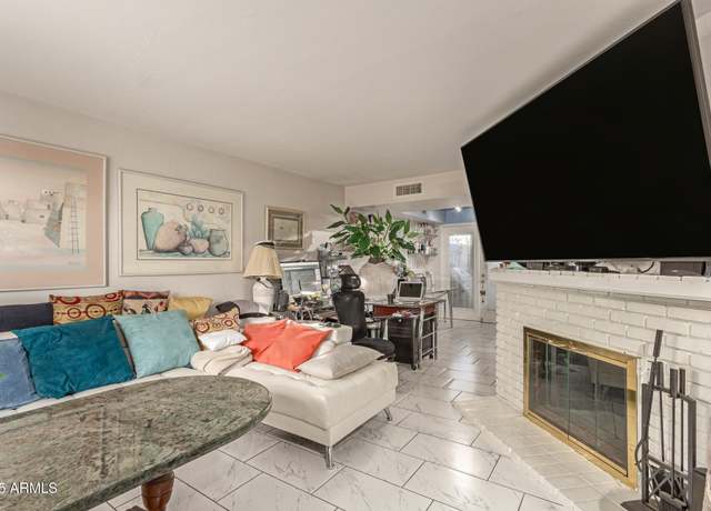 Property at 1618 N 32nd St #5, Phoenix, AZ 85008, 2 beds, 2.5 baths