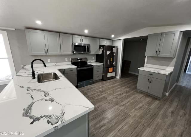Property at 7927 E Jan Ave, Mesa, AZ 85209, 3 beds, 2 baths