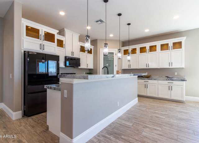 Property at 2504 S 347th Ave, Tonopah, AZ 85354, 4 beds, 3 baths