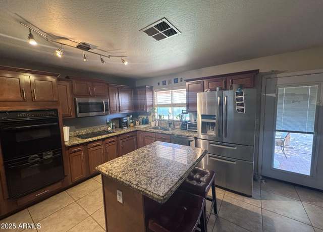 Property at 7141 W Denton Ln, Glendale, AZ 85303, 3 beds, 2 baths