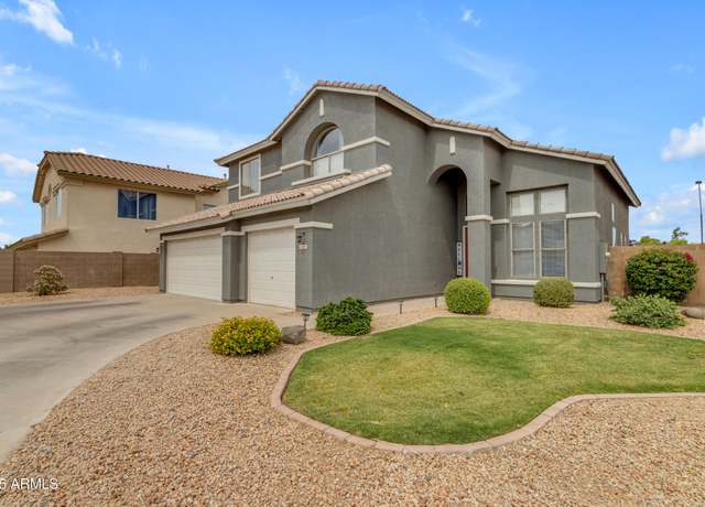 Property at 1405 S Honeysuckle Cir, Gilbert, AZ 85296, 5 beds, 3 baths