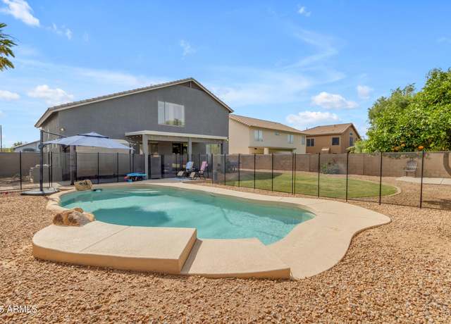 Property at 1405 S Honeysuckle Cir, Gilbert, AZ 85296, 5 beds, 3 baths