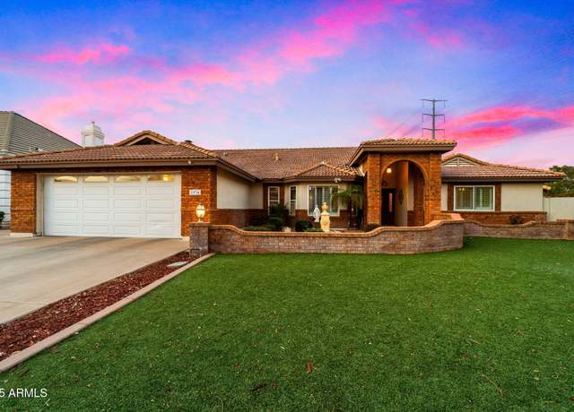 Property at 1934 E Cypress Tree Dr, Gilbert, AZ 85234, 6 beds, 3 baths