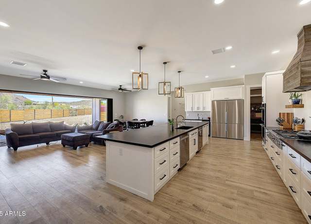Property at 26112 N 7th Ave, Phoenix, AZ 85085, 6 beds, 4.5 baths