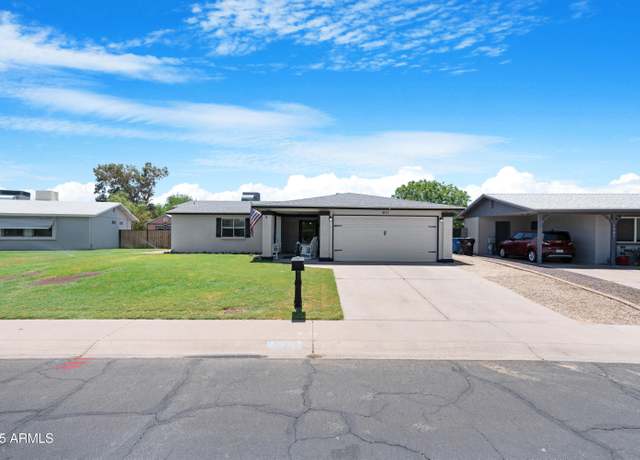 Property at 911 W Campo Bello Dr, Phoenix, AZ 85023, 3 beds, 2 baths