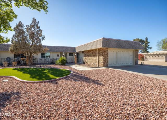 Property at 9813 W Sandstone Dr, Sun City, AZ 85351, 2 beds, 2 baths