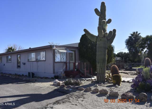 Property at 64678 Harcuvar Dr, Salome, AZ 85348, 3 beds, 2 baths