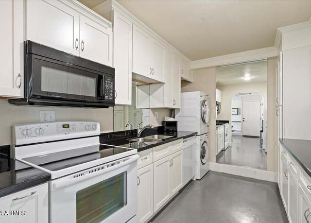 Property at 10444 N 69th St #130, Paradise Valley, AZ 85253, 1 bed, 1 bath