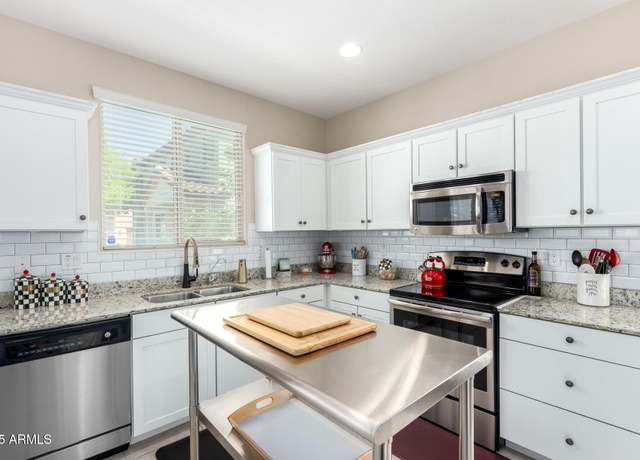 Property at 2543 N 73rd Dr, Phoenix, AZ 85035, 4 beds, 2.5 baths