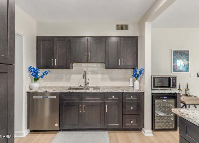 Property at 1644 W Roma Ave, Phoenix, AZ 85013, 3 beds, 3 baths