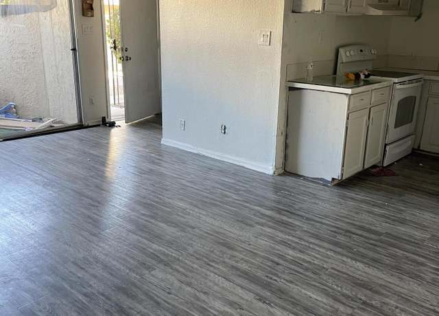 Property at 2652 N 43rd Ave Unit C, Phoenix, AZ 85009, 2 beds, 1.5 baths