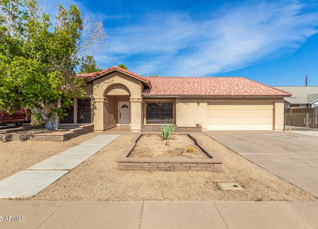 Property at 1121 N Winthrop Cir, Mesa, AZ 85213, 4 beds, 2.5 baths