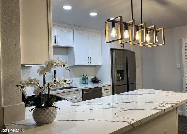 Property at 4950 N Miller Rd #220, Scottsdale, AZ 85251, 2 beds, 2 baths