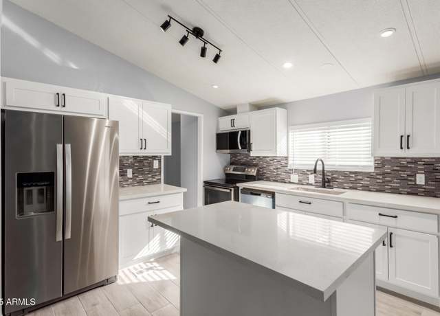 Property at 1682 N Mesa Verde Dr, Casa Grande, AZ 85122, 3 beds, 2 baths
