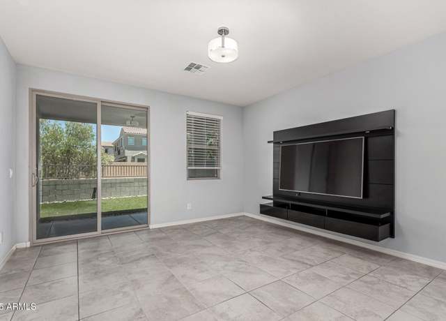 Property at 7423 S 28th Pl, Phoenix, AZ 85042, 3 beds, 2.5 baths