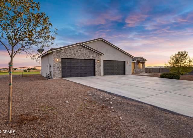 Property at 3519 E Aspen Ct, San Tan Valley, AZ 85140, 4 beds, 2.5 baths