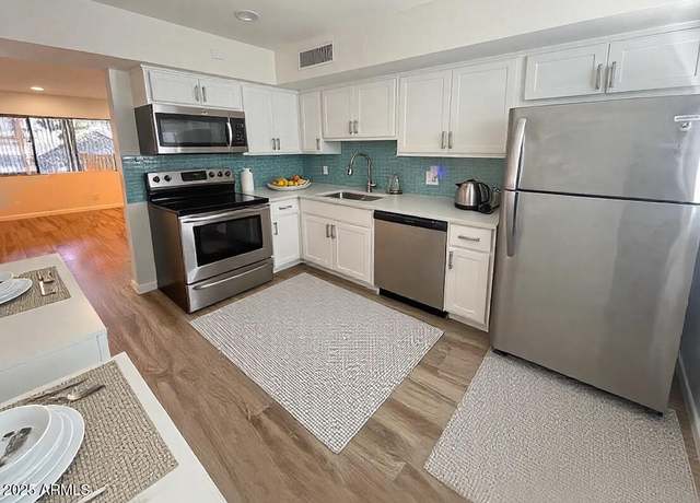 Property at 749 E Montebello Ave #130, Phoenix, AZ 85014, 2 beds, 2 baths