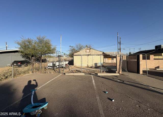 Property at 7025 N 66th Dr, Glendale, AZ 85301