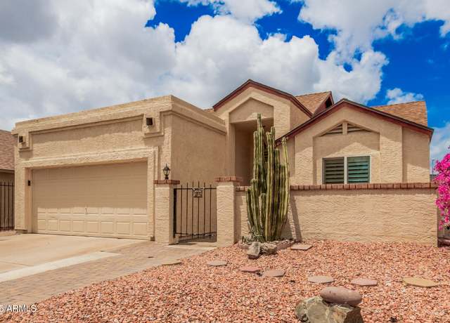 Property at 10244 N 65th Ln, Glendale, AZ 85302, 3 beds, 2 baths
